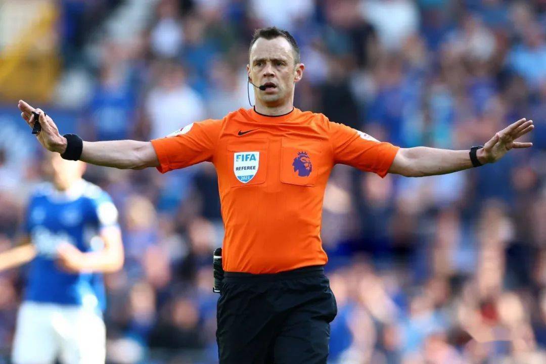 关键时刻社区盾焦点战;犹他爵士复出首秀;目标明确;控场能力受关注 关键时刻社区盾焦点战;犹他爵士复出首秀;目标明确;控场能力受关注