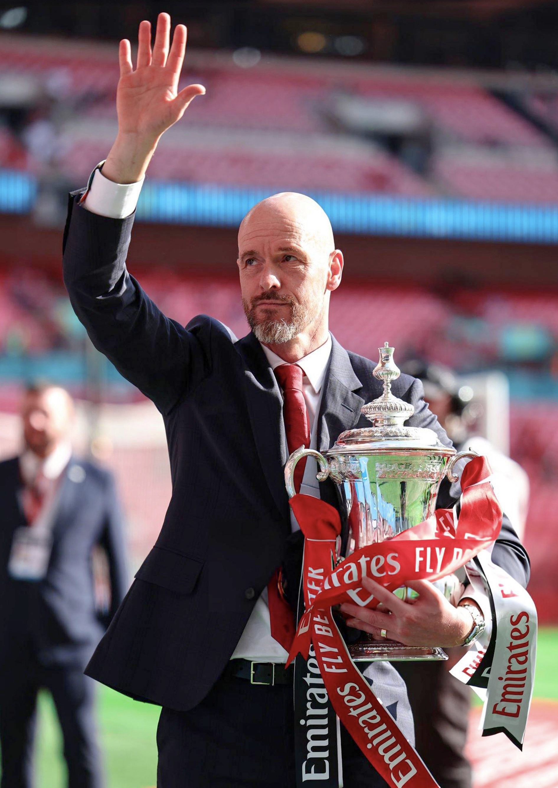 足总杯赛程吃紧，阿贾克斯冲刺阶段强势反弹，管理层满意，赛程密集仍需轮换(阿贾克斯最新比赛)