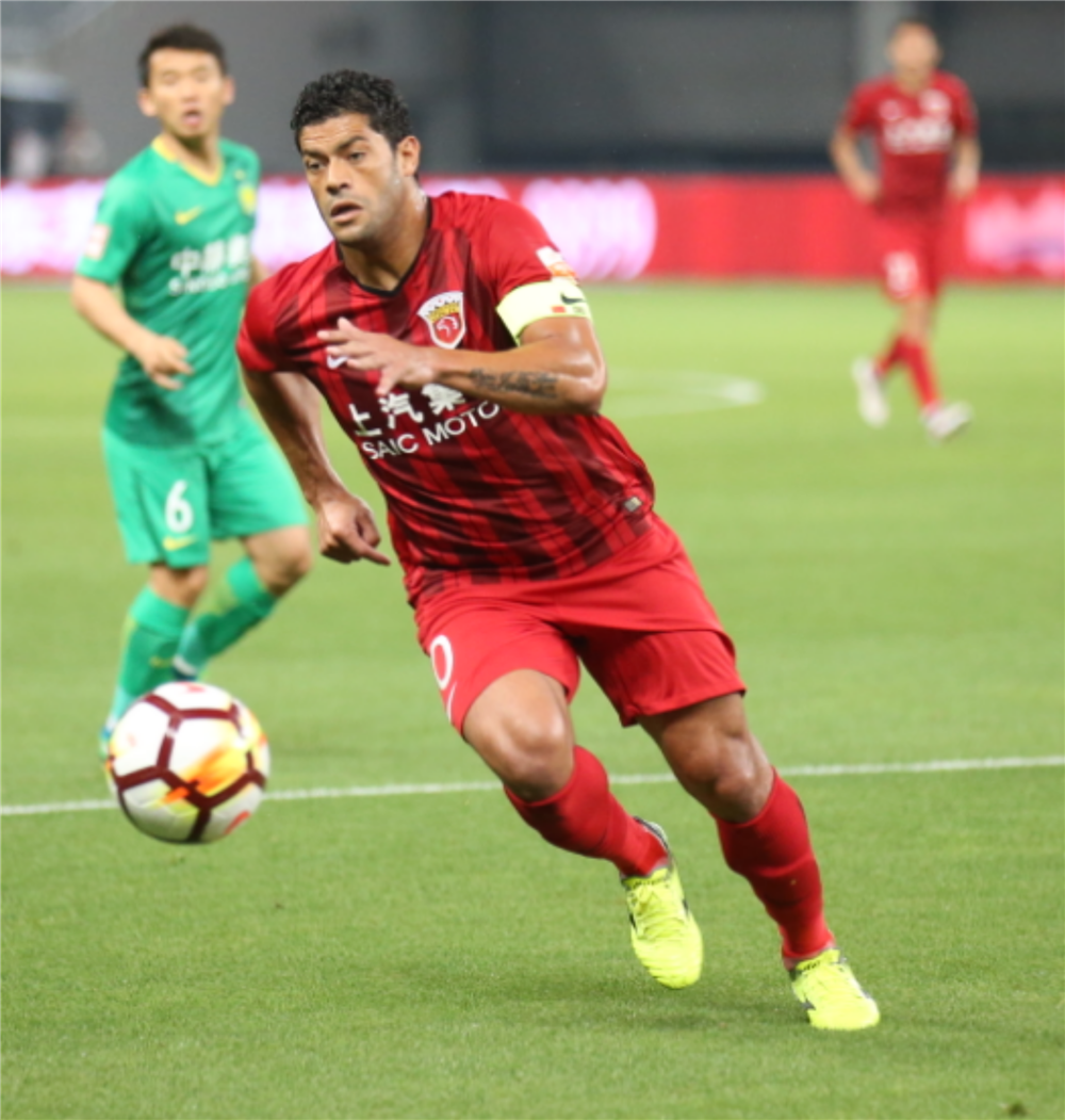 足总杯赛程吃紧，阿贾克斯冲刺阶段强势反弹，管理层满意，赛程密集仍需轮换(阿贾克斯最新比赛)