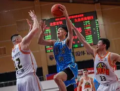 今晨体能课后，罗马主帅复盘备战CBA季后赛，压力陡增，轮换策略成焦点的简单介绍