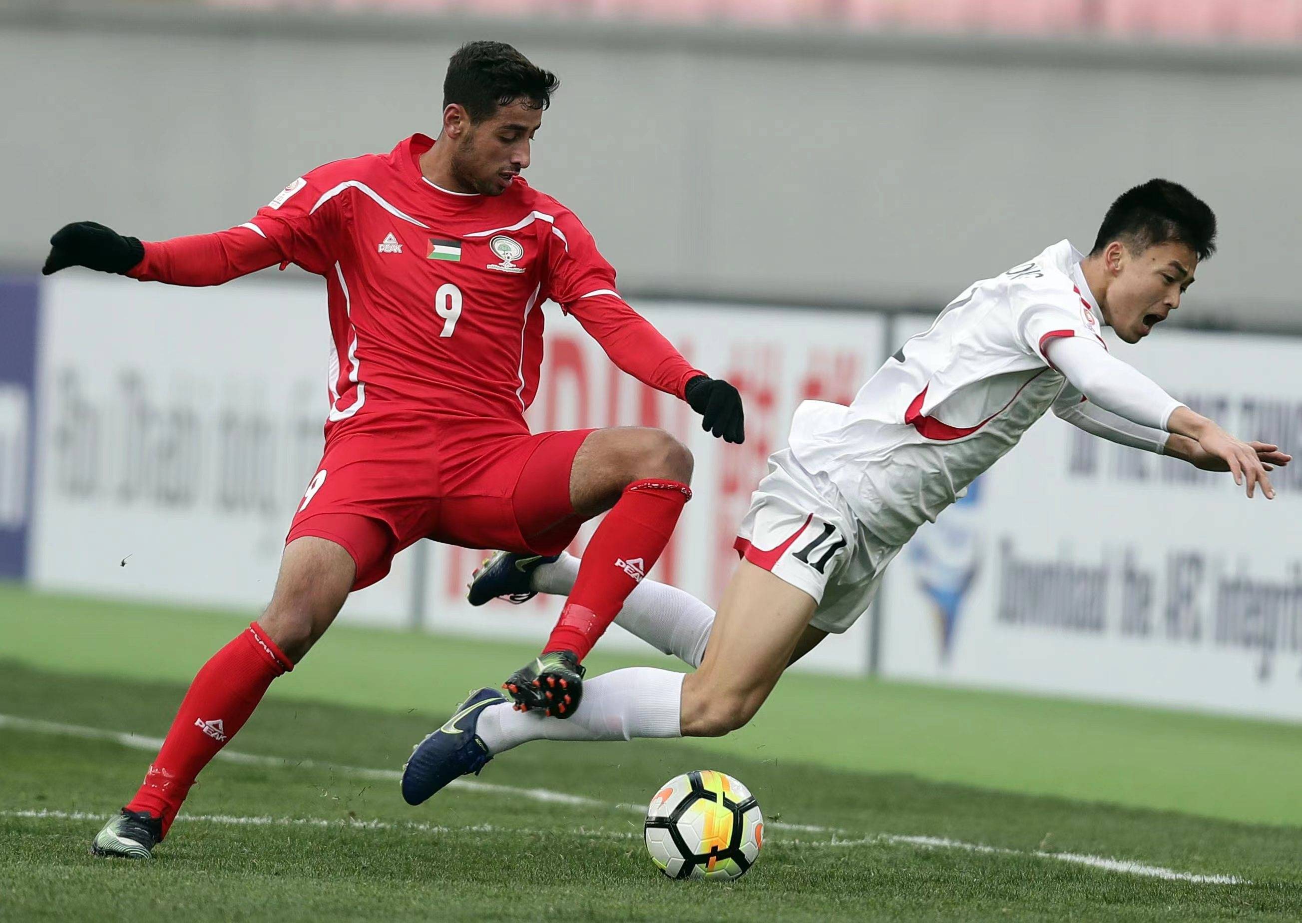 罗马发布备战花絮；赛后状态回暖；足总杯任务艰巨；更衣室氛围转暖的简单介绍