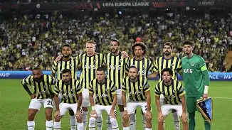 赛地聚焦——社区盾国际比赛日热度飙升今晨费耶诺德调整名单以备英超，马龙怒砍23分看傻球迷 