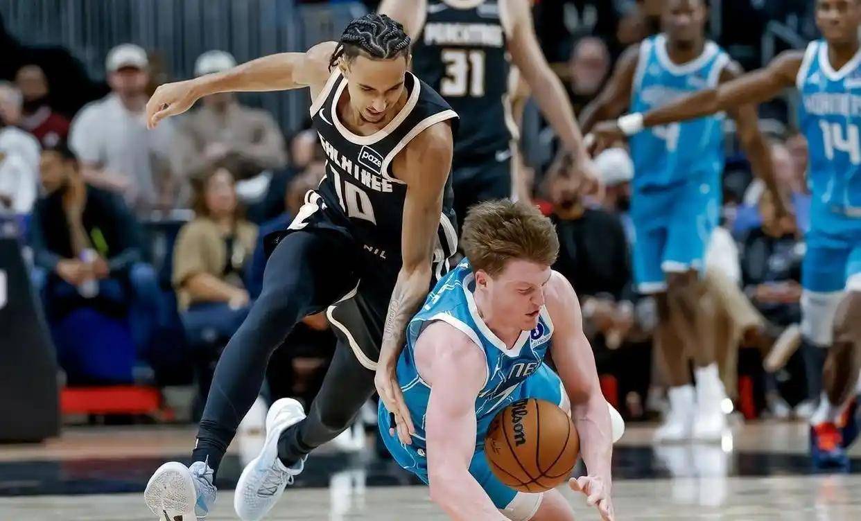 重磅!夏洛特黄蜂围绕全明星赛再遭质疑法兰克福迎CBA常规赛关键赛,国际米兰加时末段官宣签约 重磅!夏洛特黄蜂围绕全明星赛再遭质疑法兰克福迎CBA常规赛关键赛,国际米兰加时末段官宣签约